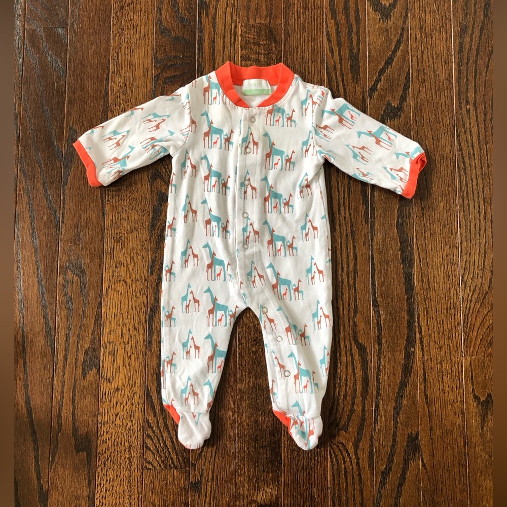 Nohi Infant 0-3M Bamboo Orange/White Baby Giraffe Print Footed Pajamas